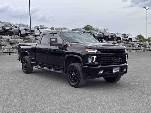 Used 2022 Chevrolet Silverado 2500 LTZ w/ LTZ Plus Package AWD/4WD image 3