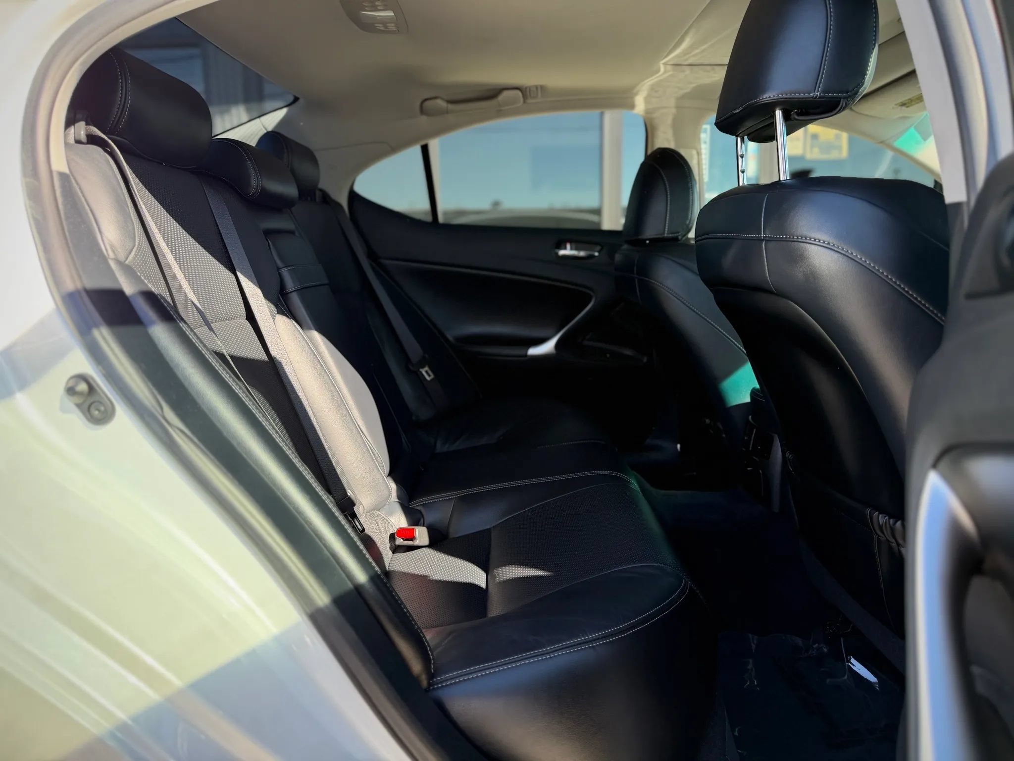 Used 2012 Lexus IS 250 w/ Premium Pkg Value Edition RWD image 18
