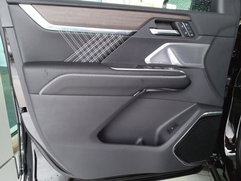 Used 2024 GMC Acadia Denali w/ Super Cruise Package image 19