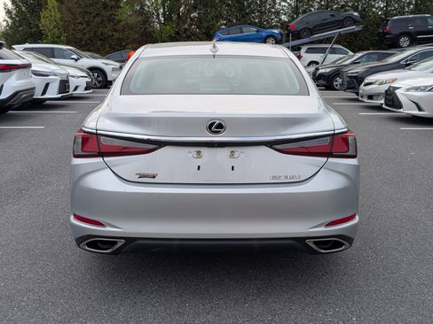 Used 2019 Lexus ES 350 w/ Premium Package image 4