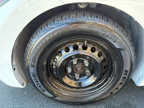 Used 2017 Hyundai Elantra SE w/ Cargo Package image 19