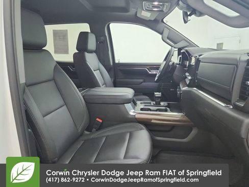 Used 2024 Chevrolet Silverado 1500 LT Trail Boss w/ Convenience Package II image 32