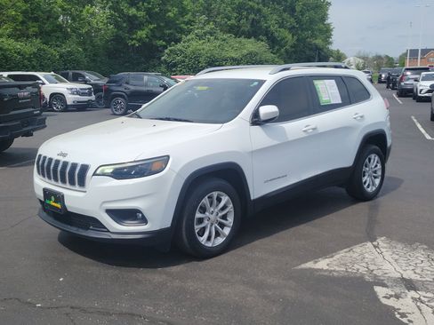 Used 2019 Jeep Cherokee Latitude w/ Popular Appearance Group FWD image 2