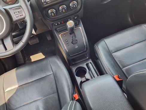 Used 2017 Jeep Patriot High Altitude FWD image 11