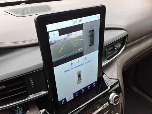 Used 2021 Ford Explorer Platinum w/ Equipment Group 601A image 11