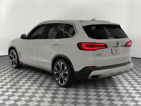 Used 2021 BMW X5 sDrive40i w/ Premium Package RWD image 3