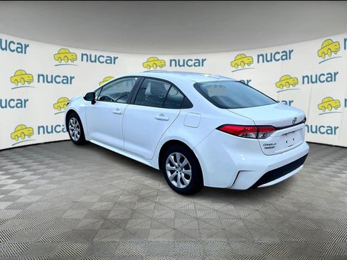 Certified 2022 Toyota Corolla LE image 3
