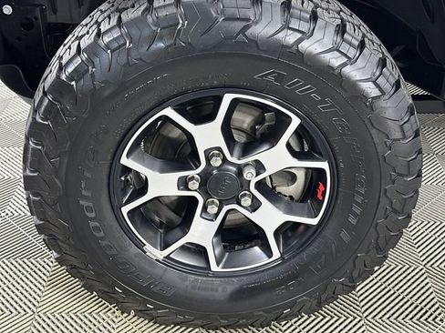 Used 2022 Jeep Wrangler Rubicon w/ LED Lighting Group AWD/4WD image 34