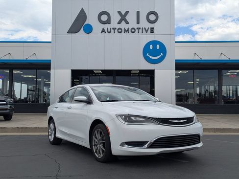 Used 2015 Chrysler 200 Limited w/ Convenience Group FWD image 1
