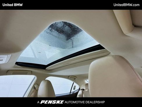 Used 2016 Lexus ES 350 w/ Luxury Package w/Wood Trim FWD image 12