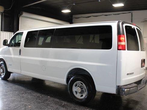 Used 2005 Chevrolet Express 3500 Extended Passenger w/ LS Preferred Equipment Group RWD image 6