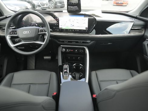 New 2025 Audi Q5 Premium image 16