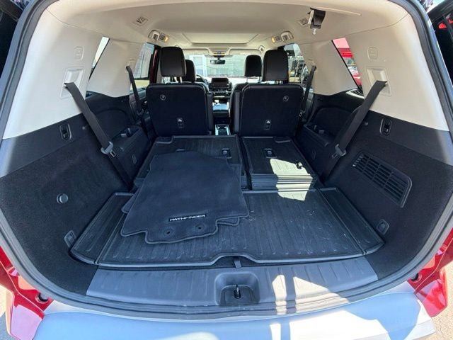 Used 2024 Nissan Pathfinder Platinum w/ Lighting Package (N93) AWD/4WD image 30