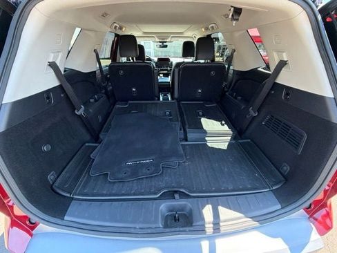 Used 2024 Nissan Pathfinder Platinum w/ Lighting Package (N93) AWD/4WD image 30