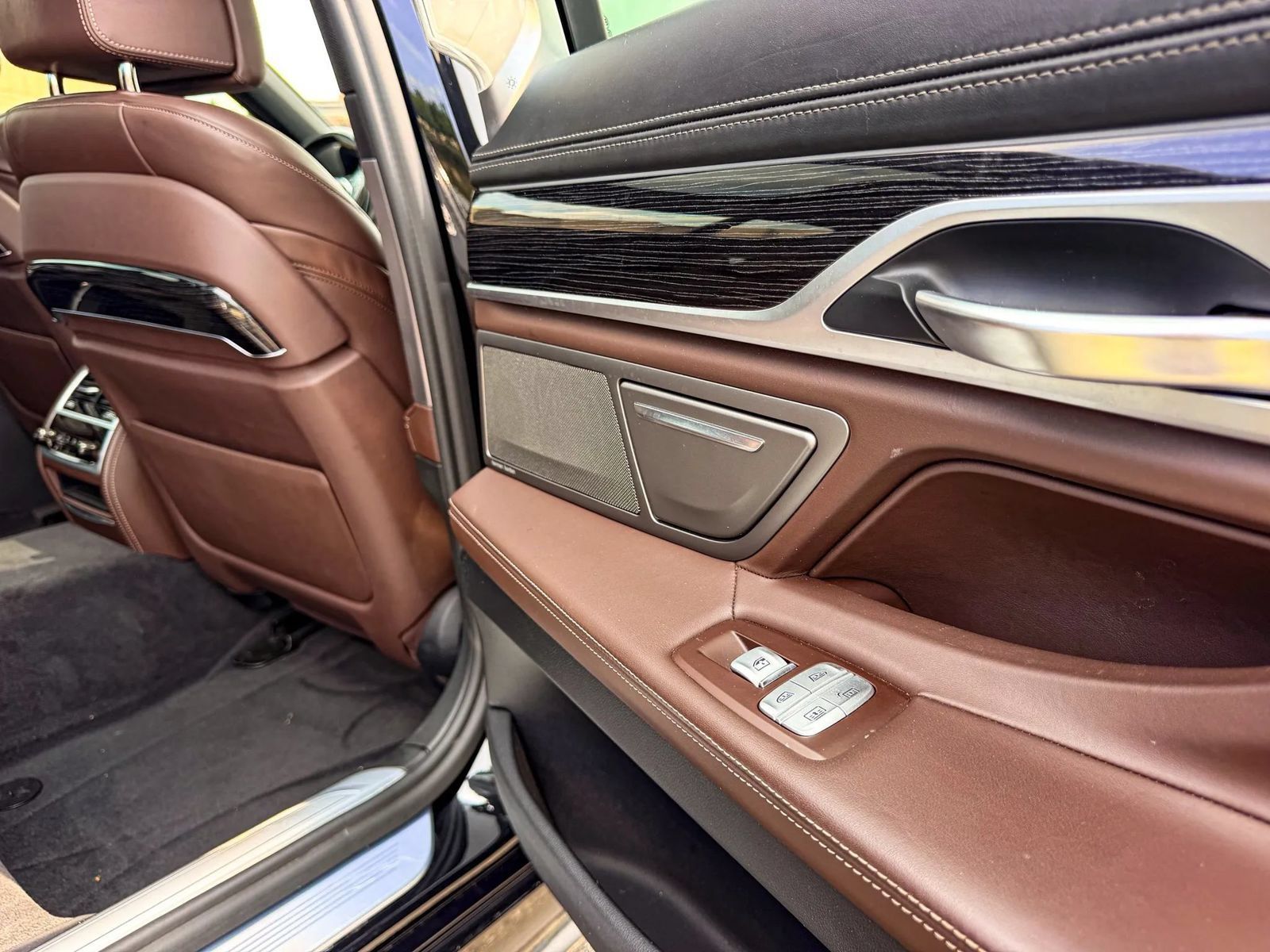 Used 2018 BMW ALPINA B7 xDrive AWD/4WD image 18