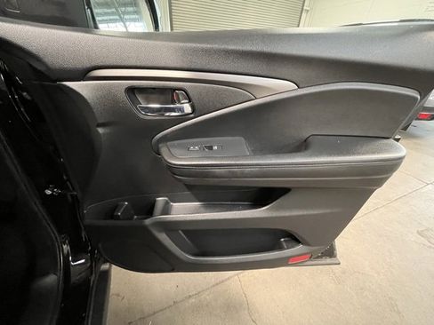 Used 2022 Honda Pilot Special Edition image 11