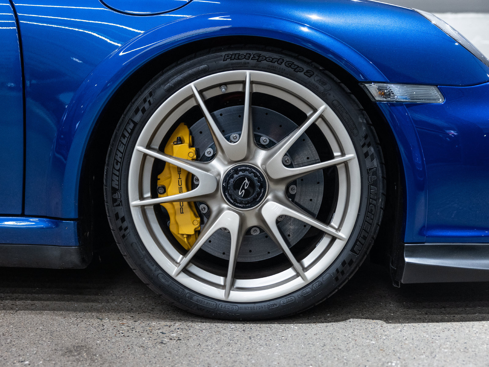 Used 2010 Porsche 911 GT3 RS RWD image 19