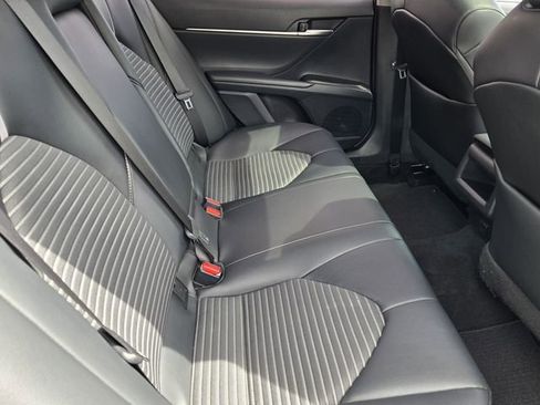 Used 2021 Toyota Camry SE image 15