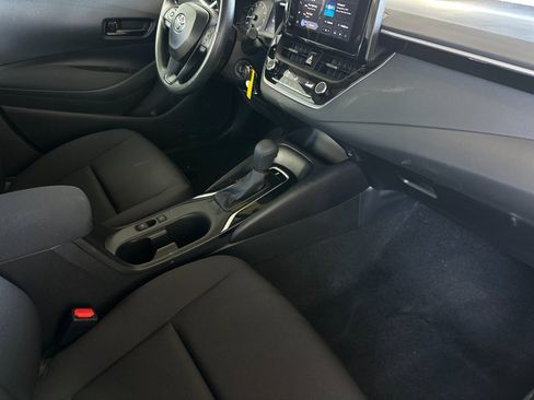 Used 2025 Toyota Corolla LE image 14