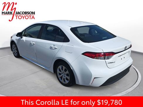 Used 2025 Toyota Corolla LE image 13
