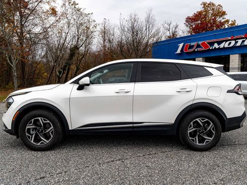 Used 2023 Kia Sportage LX AWD/4WD image 3