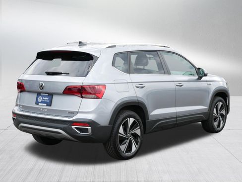 Certified 2023 Volkswagen Taos SE w/ Panoramic Sunroof Package AWD/4WD image 7