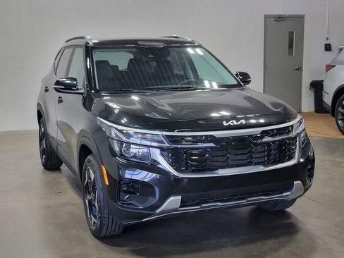 Used 2024 Kia Seltos EX AWD/4WD image 4