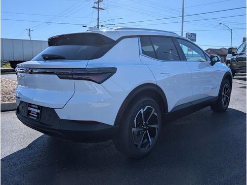 New 2026 Chevrolet Equinox EV LT image 7