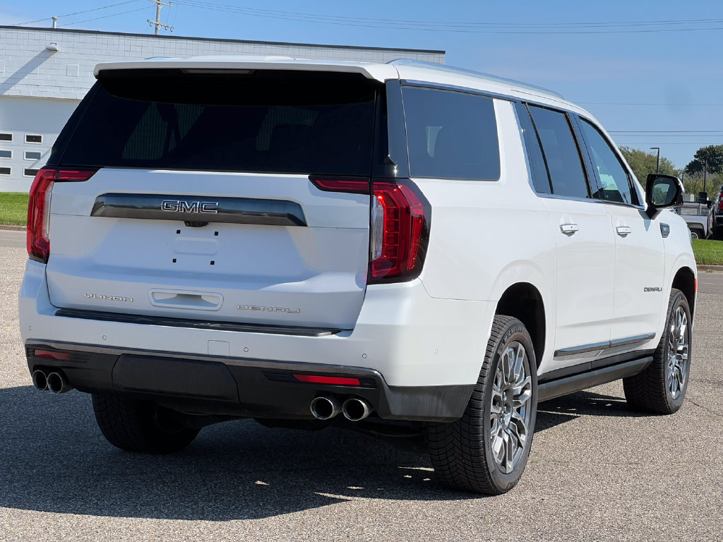 Used 2023 GMC Yukon XL Denali Ultimate AWD/4WD image 53
