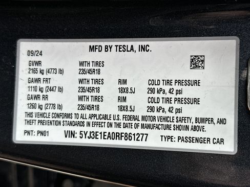 Used 2024 Tesla Model 3 image 36