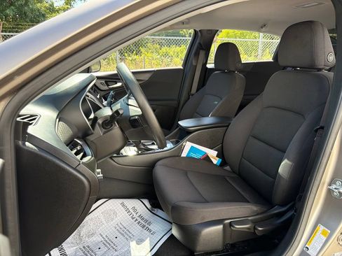 Used 2025 Chevrolet Malibu LS FWD image 21