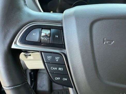 Used 2019 Lincoln Nautilus Select image 20