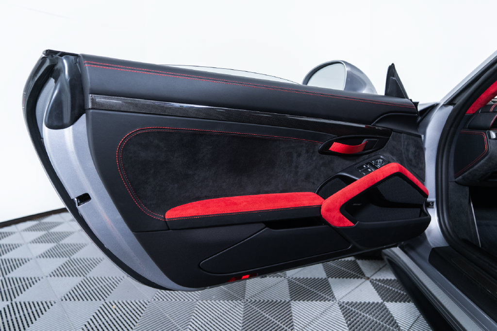 Certified 2018 Porsche 911 GT2 RS RWD image 41