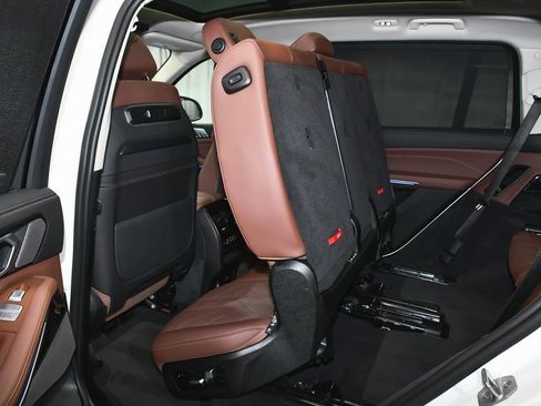 Used 2026 BMW X7 xDrive40i image 73