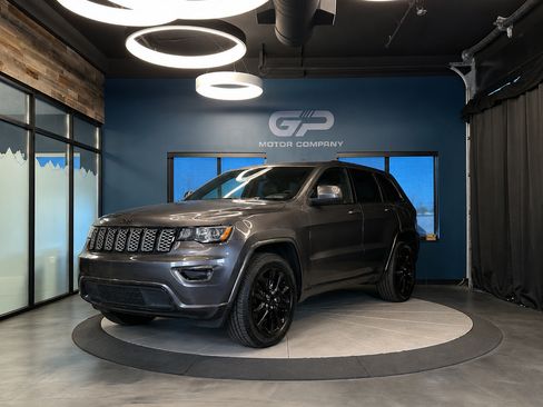 Used 2021 Jeep Grand Cherokee Laredo X AWD/4WD image 7