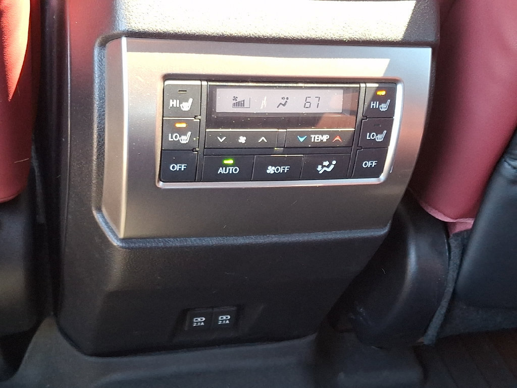 Used 2023 Lexus GX 460 Premium w/ Accessory Package AWD/4WD image 11
