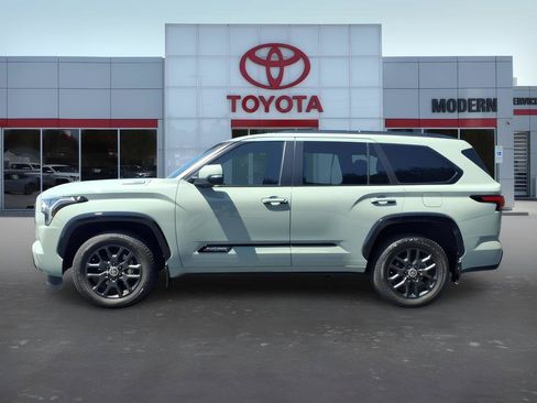 Used 2024 Toyota Sequoia Platinum AWD/4WD image 2