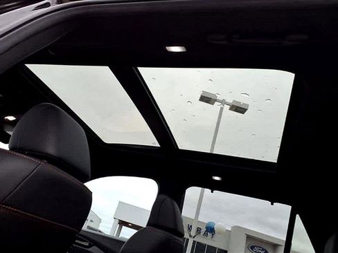 Used 2025 Honda Pilot TrailSport image 3