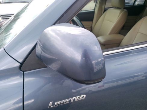 Used 2012 Toyota Highlander Limited w/ Protection Pkg AWD/4WD image 11