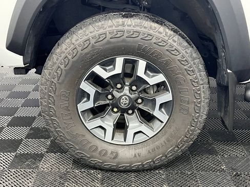 Used 2023 Toyota Tacoma TRD Off-Road w/ Technology Package image 10