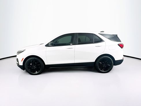 Used 2024 Chevrolet Equinox LS w/ LS Convenience Package image 4