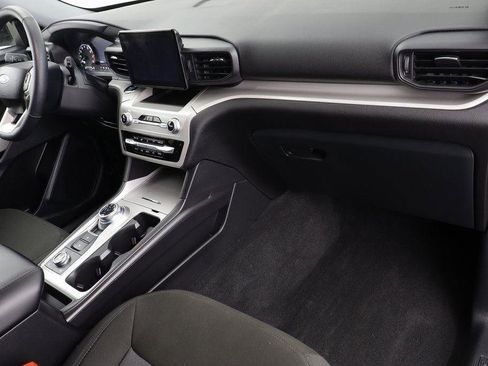 Used 2024 Ford Explorer XLT image 20