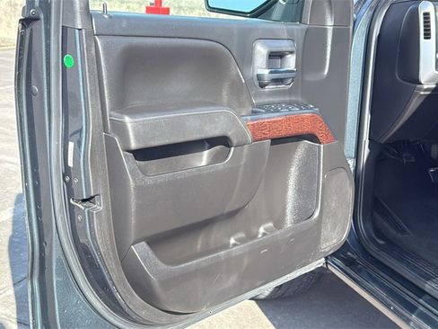 Used 2017 GMC Sierra 1500 SLE w/ SLE Value Package image 9