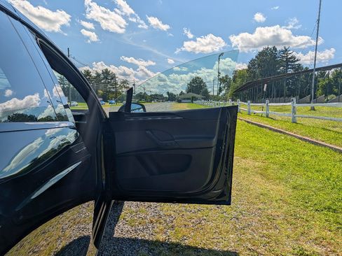 Used 2022 Tesla Model X Plaid AWD/4WD image 14