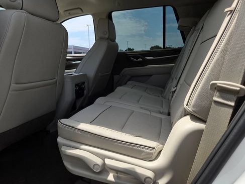 Used 2023 GMC Yukon Denali RWD image 6