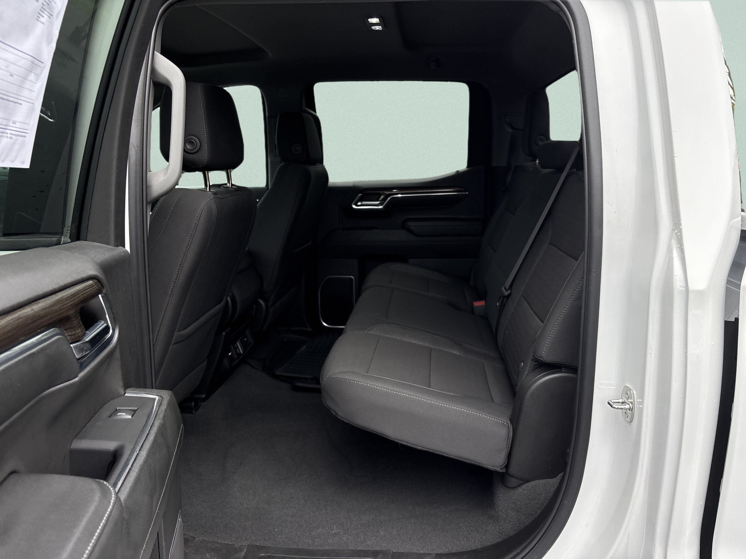 Used 2024 Chevrolet Silverado 1500 LT AWD/4WD image 16