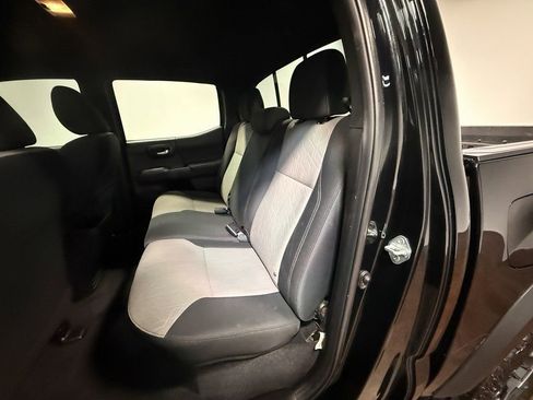 Used 2021 Toyota Tacoma TRD Off-Road w/ Technology Package image 8