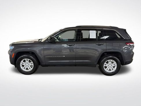 Certified 2023 Jeep Grand Cherokee Laredo AWD/4WD image 2