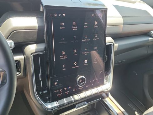 Used 2026 GMC Yukon Denali w/ Sun & Power Step Package AWD/4WD image 13