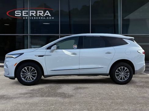 Used 2024 Buick Enclave Essence w/ LPO, Floor Liner Package AWD/4WD image 2